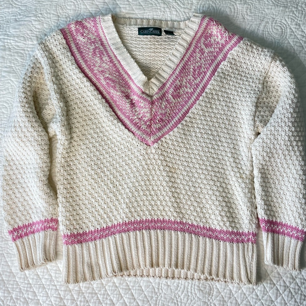 Vintage Cabin Creek Women’s Knit V-Neck Sweater Cream and Pink Large